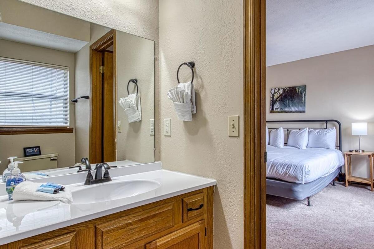 Pinecrest Townhomes-1King-2Queen Unit-Updated Pigeon Forge Extérieur photo